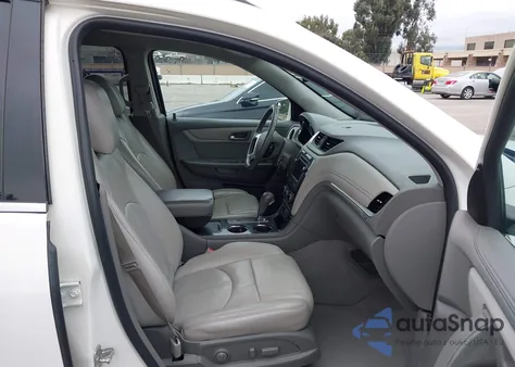 2013 Chevrolet Traverse 2Lt z USA, uszkodzony, nr VIN 1GNKRJKD1DJ121910